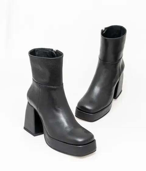 Un par de botas. Un par de botas.