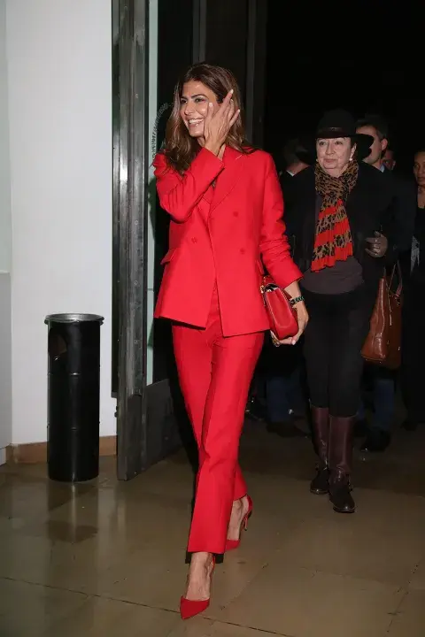 Juliana Awada usa el color rojo rubí en un look sastrero súper elegante. Juliana Awada usa el color rojo rubí en un look sastrero súper elegante.