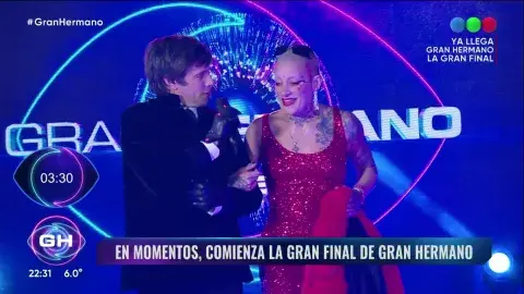 Foto de Juliana "Furia" Scaglione en la alfombra azul de Gran Hermano. Foto de Juliana "Furia" Scaglione en la alfombra azul de Gran Hermano.
