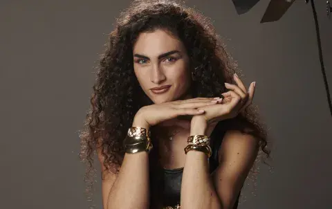 Mina Serrano encarna a Cris Miró en la serie: Cris Miró (Ella):