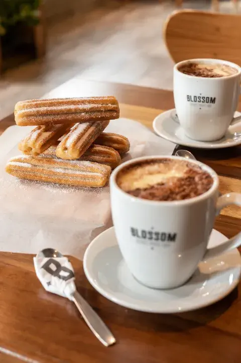 dolce_churros_y_chocolatada_vertical.jpg dolce_churros_y_chocolatada_vertical.jpg