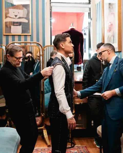 Paulo Dybala muestra su traje de boda en Instagram. Paulo Dybala muestra su traje de boda en Instagram.