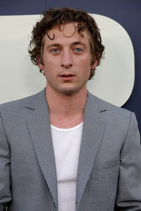 Fotografía de Jeremy Allen White. Fotografía de Jeremy Allen White.