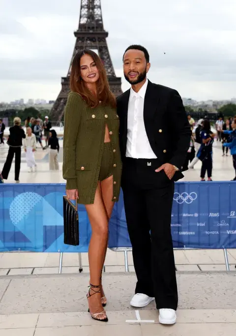 Chrissy Teigen y John Legend en la apertura de los Juegos Olímpicos de París 2024. Chrissy Teigen y John Legend en la apertura de los Juegos Olímpicos de París 2024.