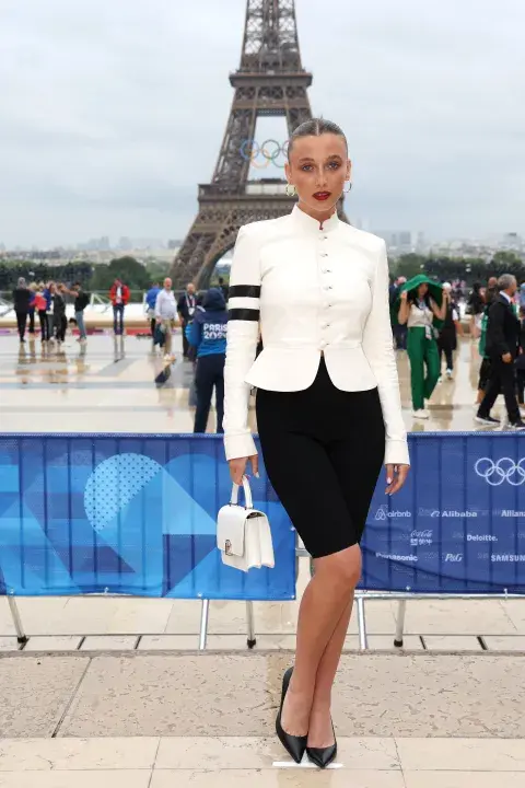 Emma Chamberlain en la apertura de los Juegos Olímpicos de París 2024. Emma Chamberlain en la apertura de los Juegos Olímpicos de París 2024.