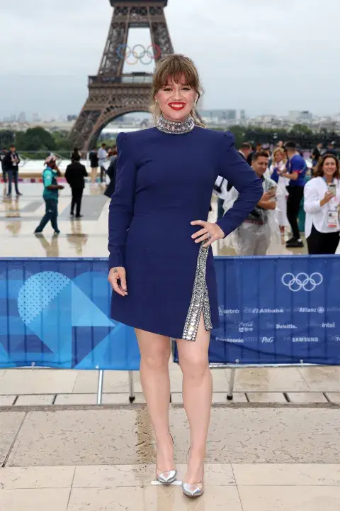 Kelly Clarkson en la apertura de los Juegos Olímpicos de París 2024. Kelly Clarkson en la apertura de los Juegos Olímpicos de París 2024.