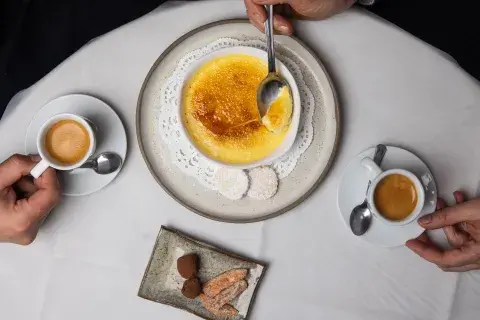 Crème Brûlée, la versión de L'Ateilier Bistró. Crème Brûlée, la versión de L'Ateilier Bistró.