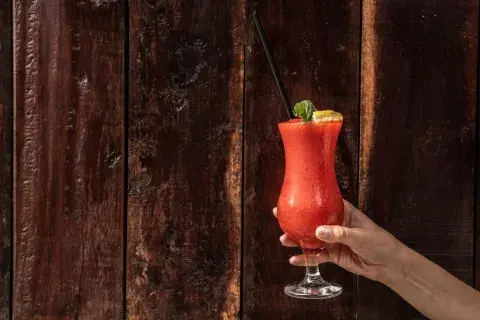 Macriado, uno de los expertos en daiquiri. Macriado, uno de los expertos en daiquiri.