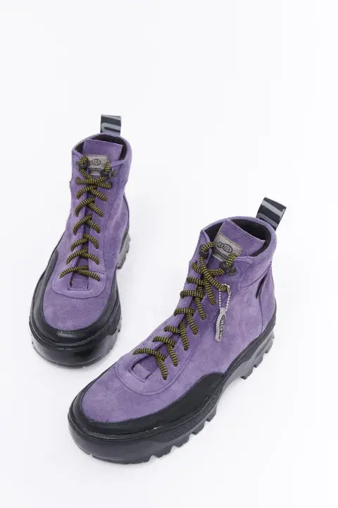 Un par de botas. Un par de botas.
