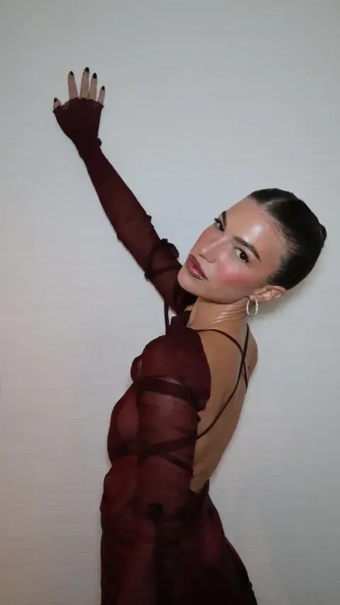 El look de Stefi Roitman en el casamiento de Oriana Sabatini y Paulo Dybala. El look de Stefi Roitman en el casamiento de Oriana Sabatini y Paulo Dybala.