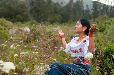 La relación de los pueblos originarios de Latinoamérica con la Pachamama es vital y ancestral para el desarrollo de la vida. La relación de los pueblos originarios de Latinoamérica con la Pachamama es vital y ancestral para el desarrollo de la vida.