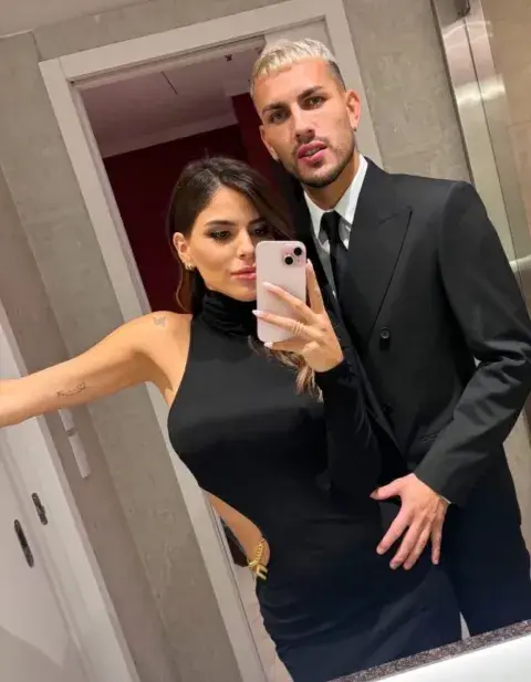 Camila Galante y Leandro Paredes en la boda de Oriana Sabatini y Paulo Dybala. Camila Galante y Leandro Paredes en la boda de Oriana Sabatini y Paulo Dybala.