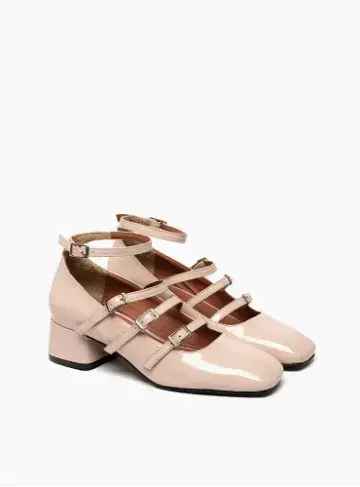 Guillermina multi tira color nude con taco. Guillermina multi tira color nude con taco.