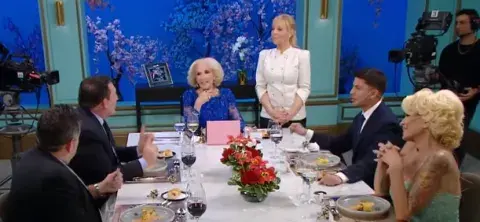 Jimena Monteverde presenta su menú en la mesaza de Mirtha Jimena Monteverde presenta su menú en la mesaza de Mirtha