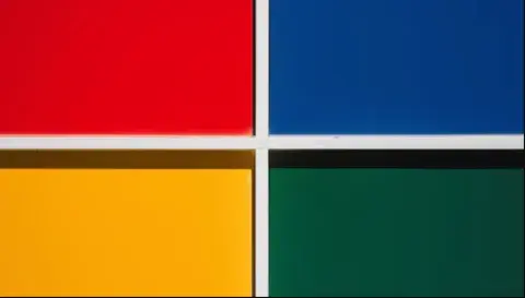 cuatro bloques de colores: rojo, azul, amarillo y verde cuatro bloques de colores: rojo, azul, amarillo y verde
