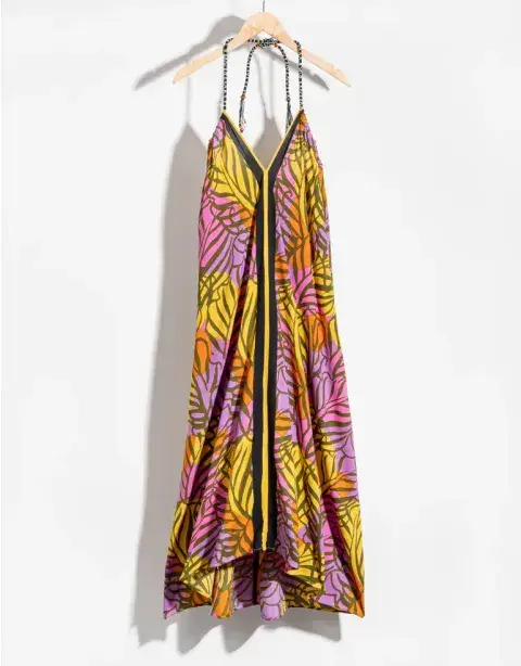 Foto de un vestido de primavera. Foto de un vestido de primavera.