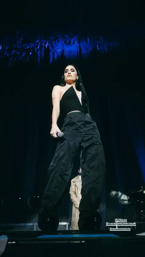 El look de Lali Espósito para su show con Dillom en el Movistar Arena. El look de Lali Espósito para su show con Dillom en el Movistar Arena.