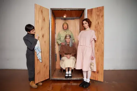 Lo que se pierde se tiene para siempre está interpretada por Sofía Gala Castiglione, Marita Ballesteros, Camila Marino Alfonsín y Enrique Amido. Lo que se pierde se tiene para siempre está interpretada por Sofía Gala Castiglione, Marita Ballesteros, Camila Marino Alfonsín y Enrique Amido.