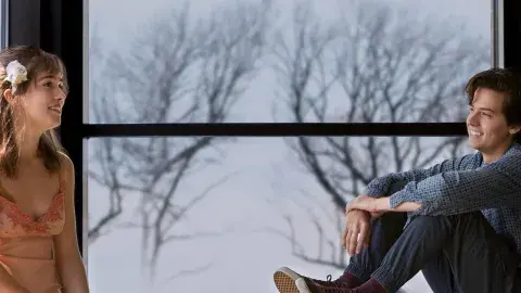 Imagen de A dos metros de ti, película romántica disponible en Netflix. Imagen de A dos metros de ti, película romántica disponible en Netflix.