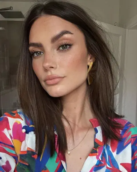 Foto de una mujer con maquillaje sexy hot. Foto de una mujer con maquillaje sexy hot.