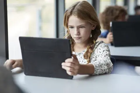 La generación Alpha incluye a niños y niñas nacidos entre 2010 y 2024. La generación Alpha incluye a niños y niñas nacidos entre 2010 y 2024.