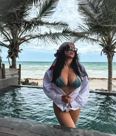 Wanda Nara usa el pañuelo en la cabeza que será la tendencia del verano. Wanda Nara usa el pañuelo en la cabeza que será la tendencia del verano.