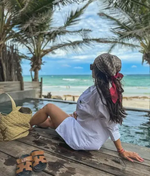 Wanda Nara usa el pañuelo en la cabeza que será la tendencia del verano. Wanda Nara usa el pañuelo en la cabeza que será la tendencia del verano.