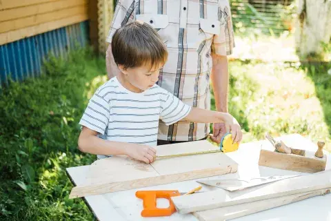 La madera de roble o pino son de las más elegidas para las casas de madera para niños. La madera de roble o pino son de las más elegidas para las casas de madera para niños.