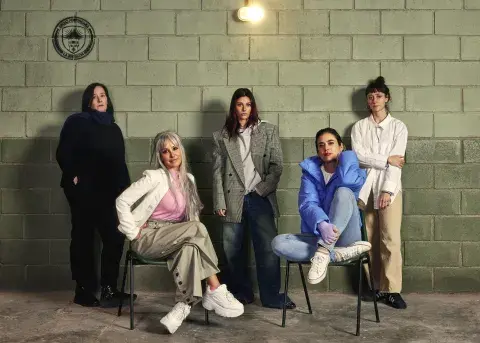 Foto del elenco de En el barro, el spin-off de El marginal. Foto del elenco de En el barro, el spin-off de El marginal.