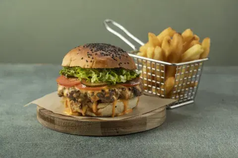 Los mejores lugares donde comer hamburguesas en Buenos Aires. Los mejores lugares donde comer hamburguesas en Buenos Aires.