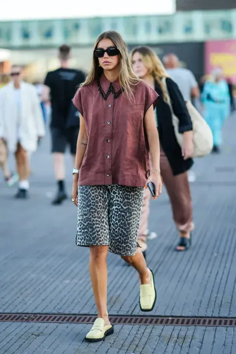 Mujer por las calles de Nueva York. Mujer por las calles de Nueva York.