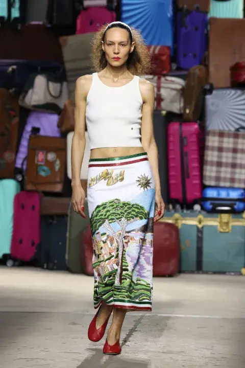 Desfile de Moschino, primavera/verano 2025 Desfile de Moschino, primavera/verano 2025