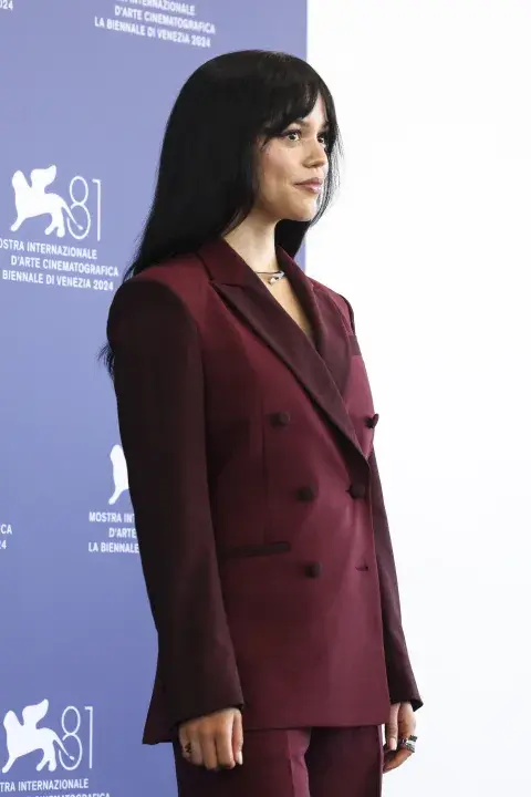 Jenna Ortega en el Festival de Venecia. Jenna Ortega en el Festival de Venecia.