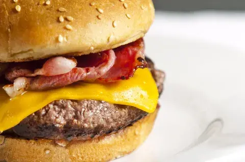 Los mejores lugares donde comer hamburguesas en Buenos Aires. Los mejores lugares donde comer hamburguesas en Buenos Aires.