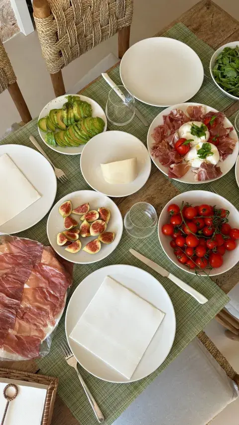 El lugar de Italia elegido por Juliana Awada para sus vacaciones con amigas. El lugar de Italia elegido por Juliana Awada para sus vacaciones con amigas.