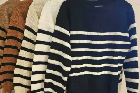 Sweater rayado en varios tonos. Precio $20.000 Sweater rayado en varios tonos. Precio $20.000
