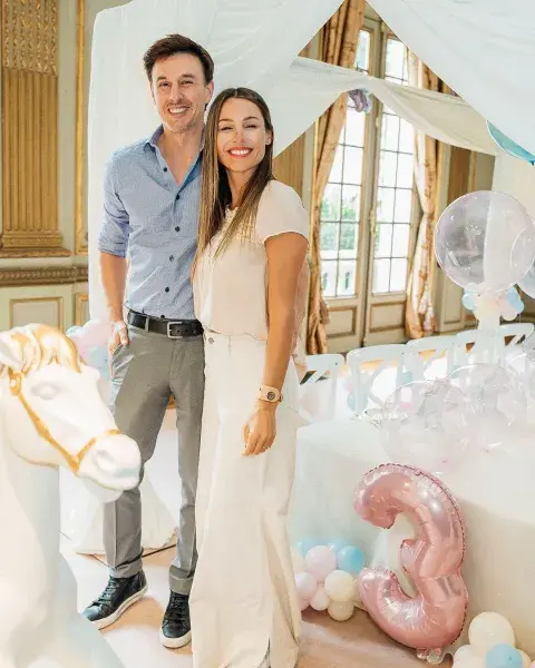 Pampita celebrando el cumpleaños de su hija Ana. Pampita celebrando el cumpleaños de su hija Ana.