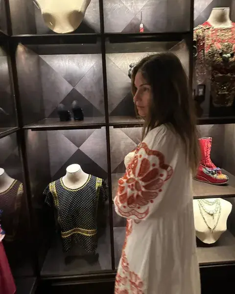 Las imágenes de Pampita visitando la Casa Azul de Frida Kahlo en México. Las imágenes de Pampita visitando la Casa Azul de Frida Kahlo en México.