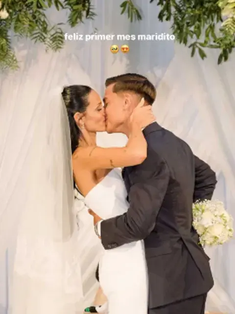 A un mes del gran día, Oriana compartió una foto donde se la ve besándose con Paulo en el altar A un mes del gran día, Oriana compartió una foto donde se la ve besándose con Paulo en el altar