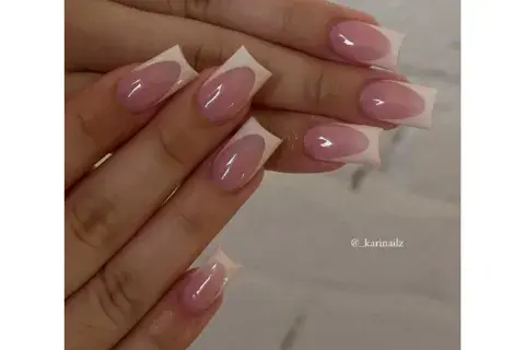 Uñas asimétricas, una tendencia que crece Uñas asimétricas, una tendencia que crece