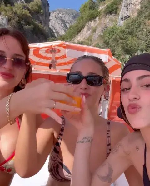 Foto de Tini Stoessel en Instagram. Foto de Tini Stoessel en Instagram.