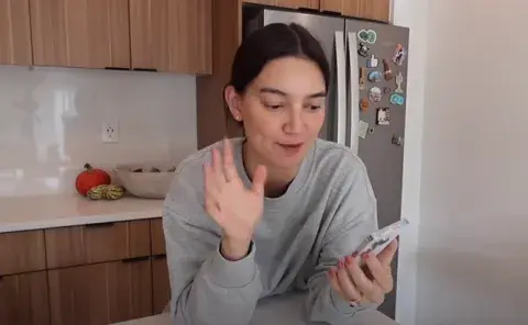 Emily Mariko se destaca en YouTube por sus preparaciones gastronómicas Emily Mariko se destaca en YouTube por sus preparaciones gastronómicas