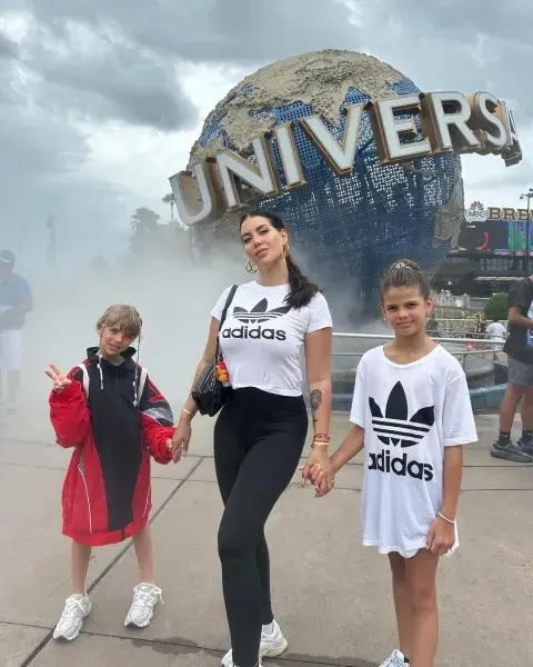 Wanda Nara de vacaciones en Disney junto a sus hijas. Wanda Nara de vacaciones en Disney junto a sus hijas.