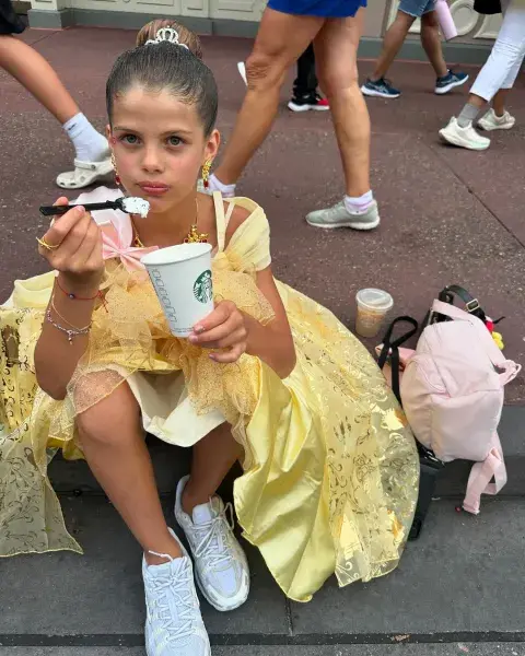 Wanda Nara de vacaciones en Disney junto a sus hijas. Wanda Nara de vacaciones en Disney junto a sus hijas.
