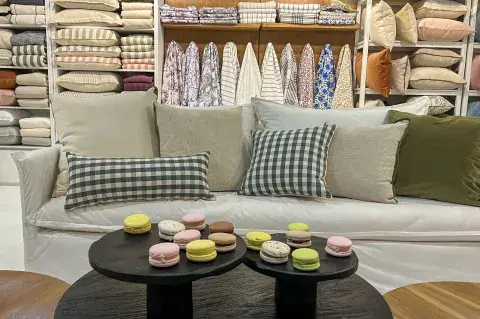 El living que armó Gilligan’s deco es fiel reflejo de que el cuadrillé seguirá vigente el próximo año El living que armó Gilligan’s deco es fiel reflejo de que el cuadrillé seguirá vigente el próximo año