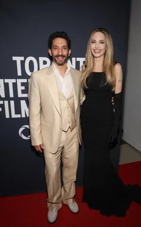Imagen de los TIFF con Juan Minujín y Angelina Jolie. Imagen de los TIFF con Juan Minujín y Angelina Jolie.