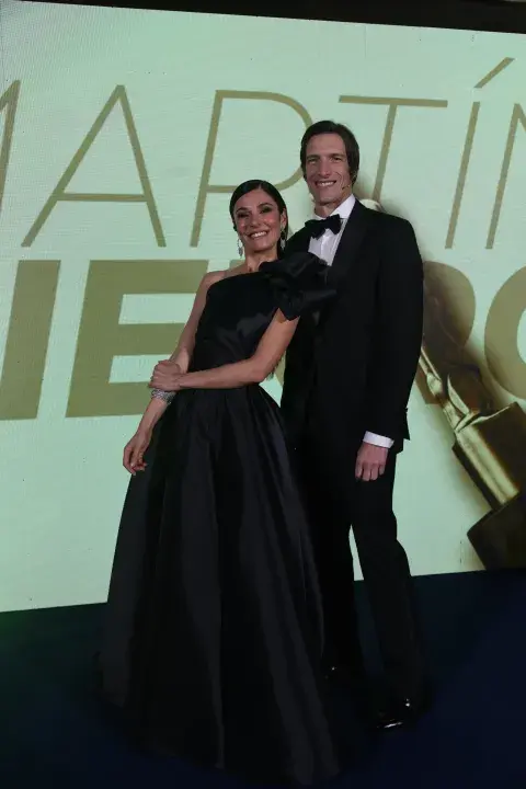Josefina China Ansa e Iván de Pineda en la alfombra azul de los Martín Fierro 2024. Josefina China Ansa e Iván de Pineda en la alfombra azul de los Martín Fierro 2024.