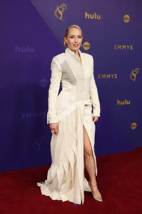 Carrie Coon en la alfombra roja de los Premios Emmy 2024. Carrie Coon en la alfombra roja de los Premios Emmy 2024.