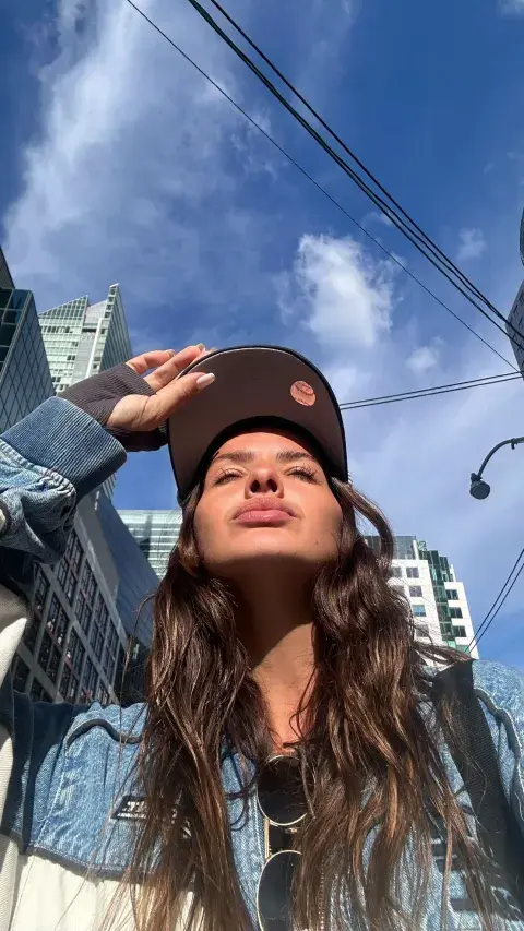 La China Suárez paseando por las calles de Toronto. La China Suárez paseando por las calles de Toronto.