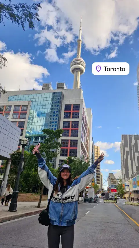La China Suárez paseando por las calles de Toronto. La China Suárez paseando por las calles de Toronto.